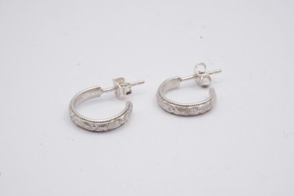 flower pattern earring small no. 1