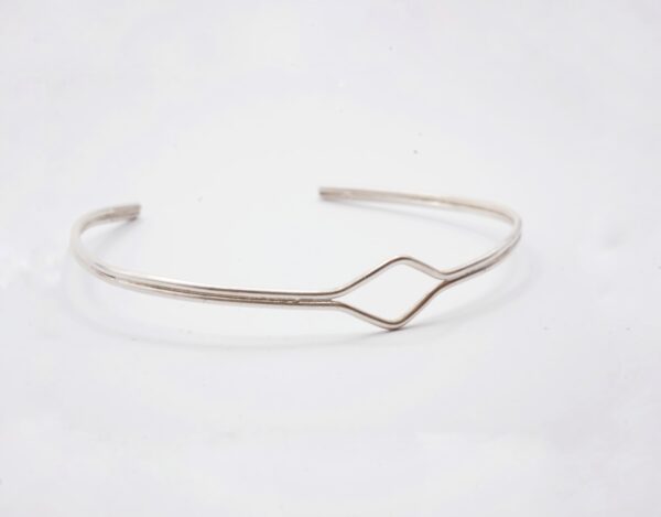 bracelet triangle no. 1