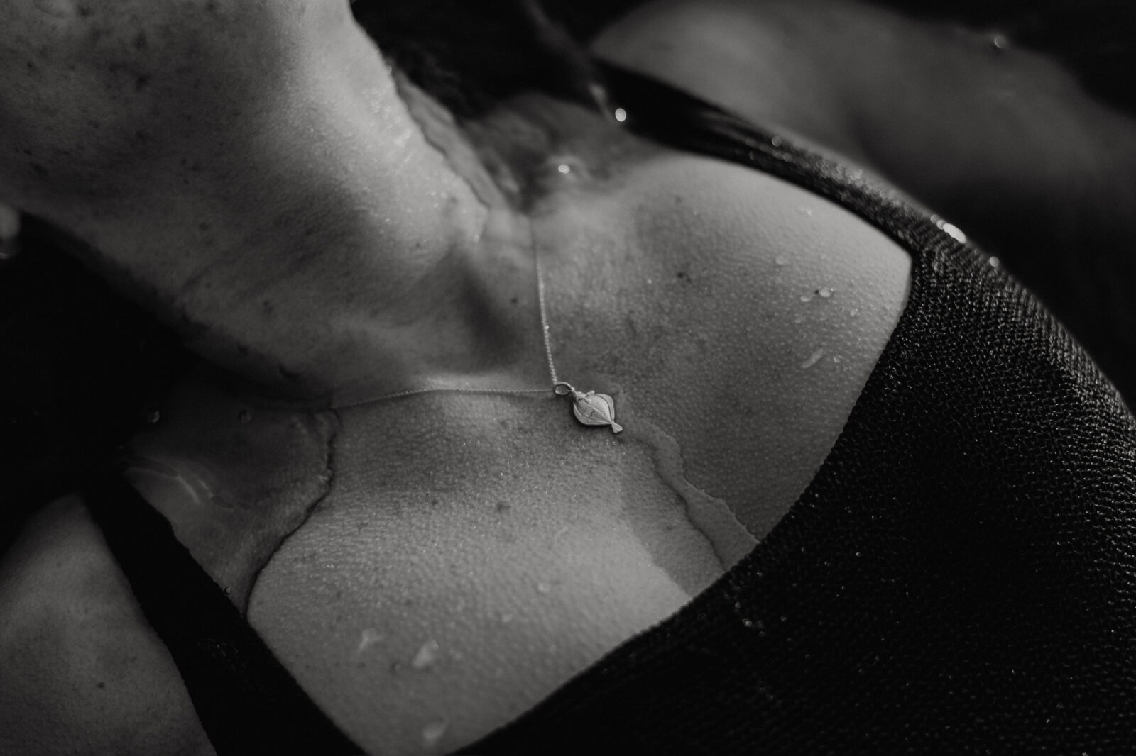 Handcrafted in Leiden, ULU Jewelry creates minimalist, ocean-inspired jewelry in 925 sterling silver, 14k gold and gold-plated finishes. Each piece is designed and made by Lisa — small-batch, ethical and meant to last. Browse rings, necklaces, bracelets and custom designs made with care.